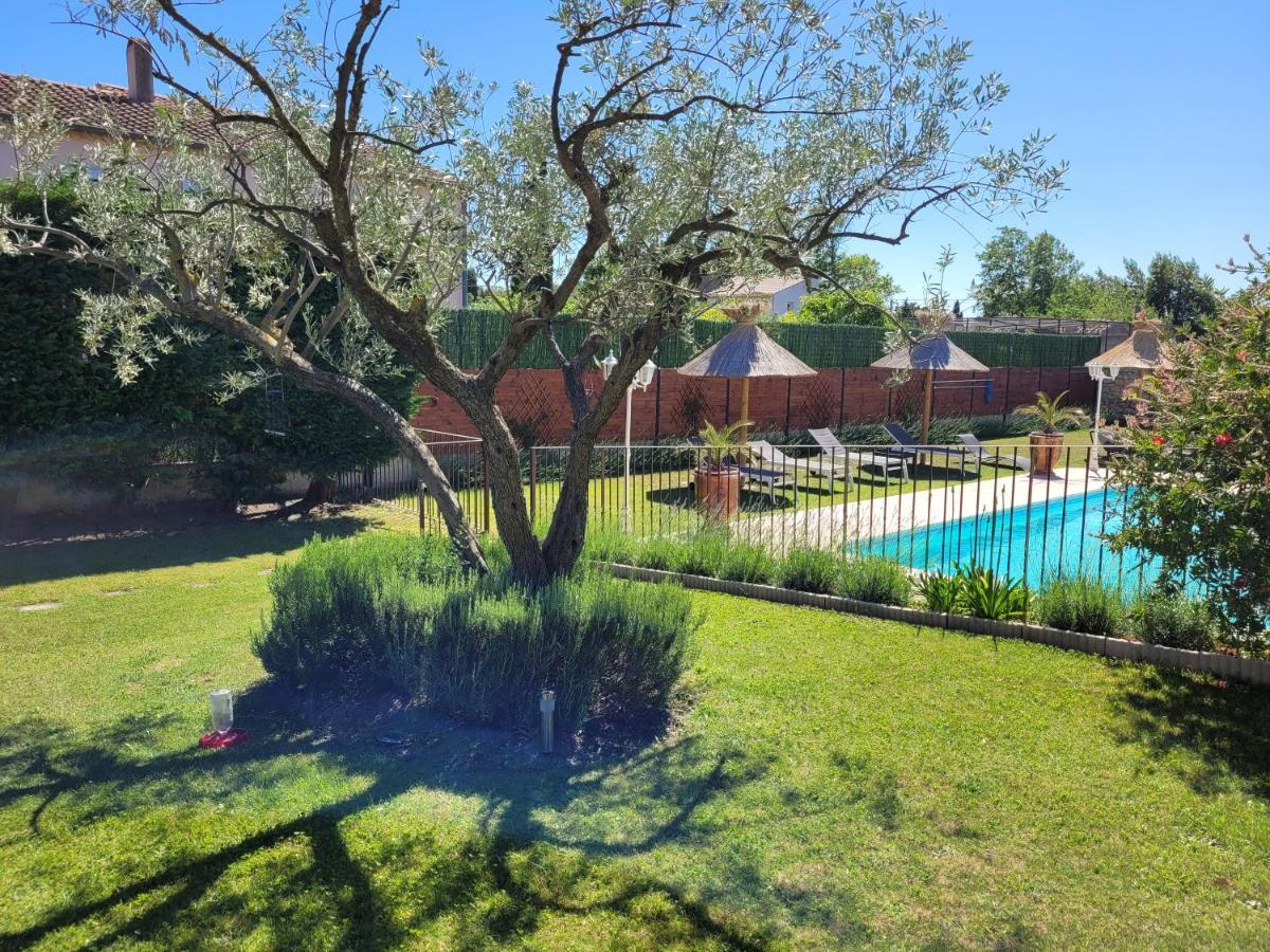 Les chambres d'hôtes d'Eloïse, piscine privée Aramon Esterno foto