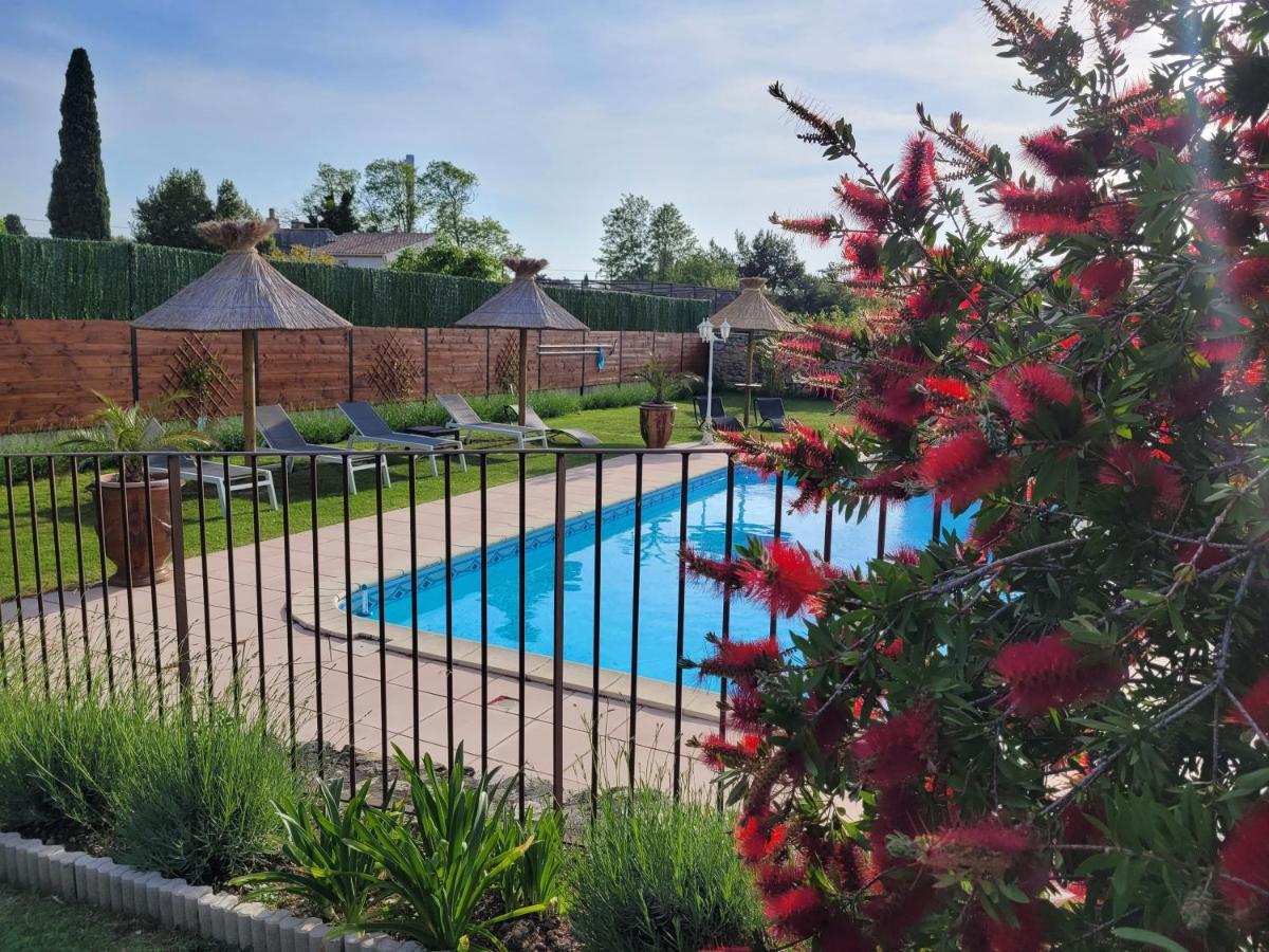 Les chambres d'hôtes d'Eloïse, piscine privée Aramon Esterno foto