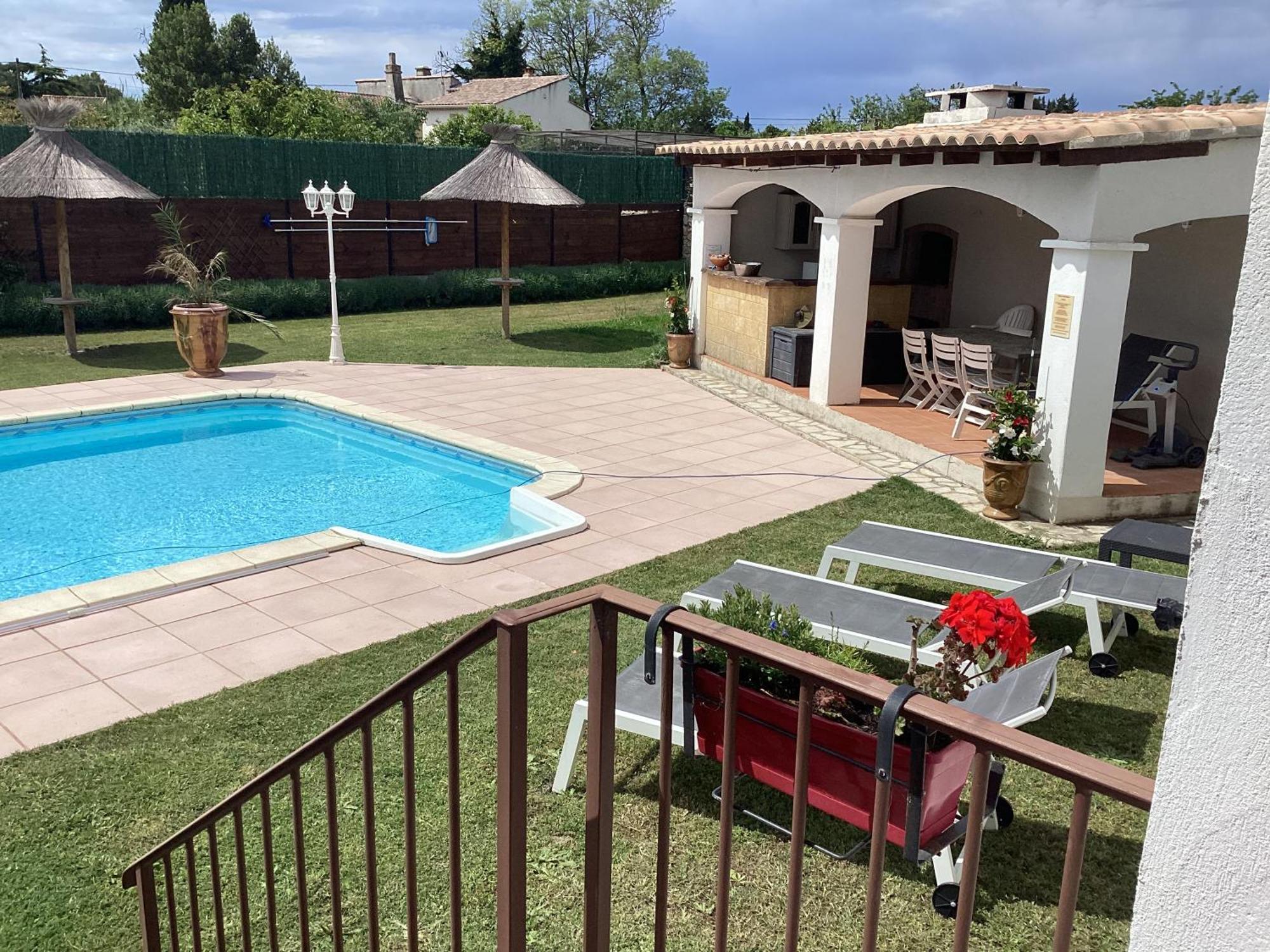 Les chambres d'hôtes d'Eloïse, piscine privée Aramon Esterno foto